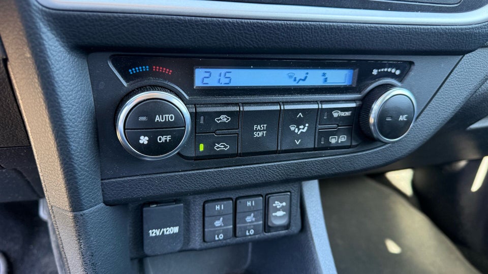Toyota Auris 1,6 T2 Premium Comfort 5d