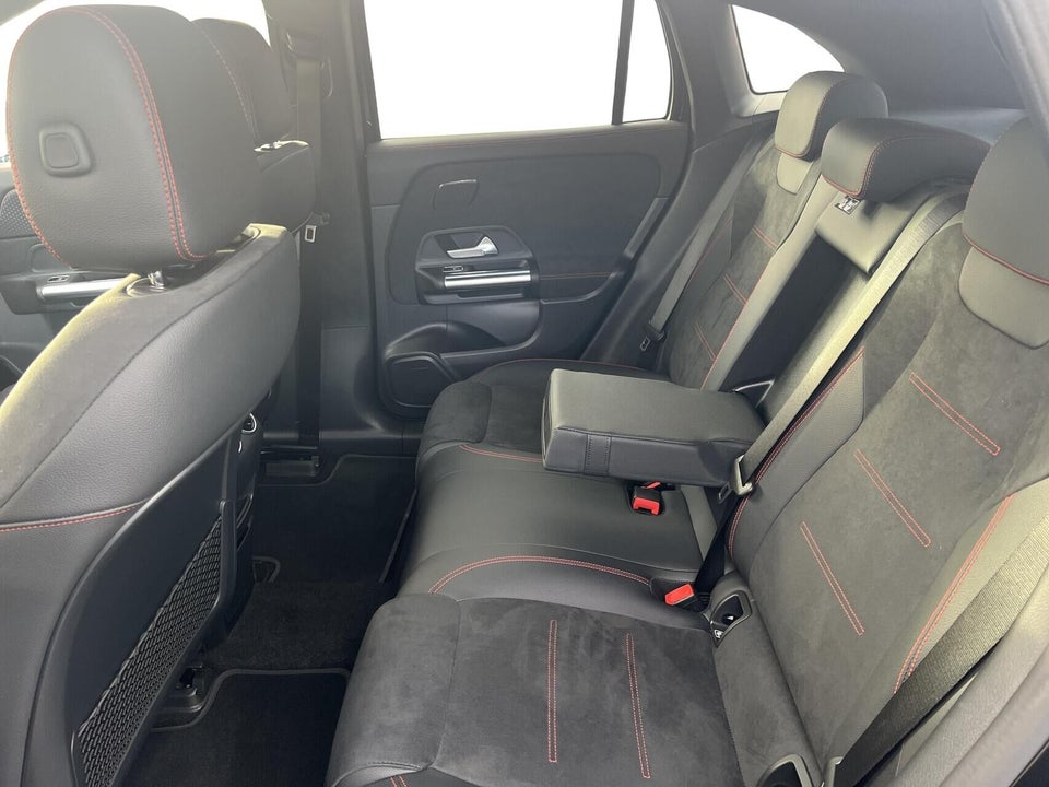 Mercedes EQA300 AMG Line 4Matic 5d