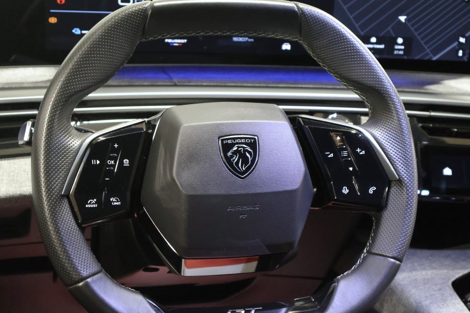 Peugeot e-3008 77 GT 5d