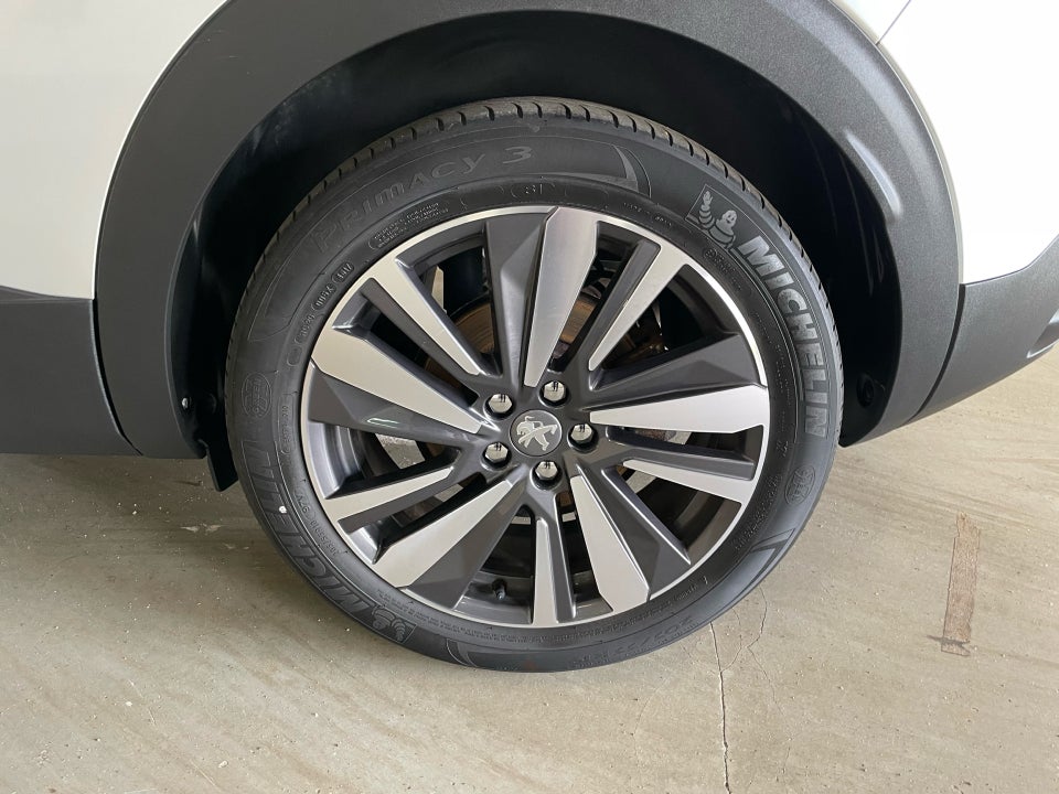 Peugeot 3008 1,2 e-THP 130 Allure 5d