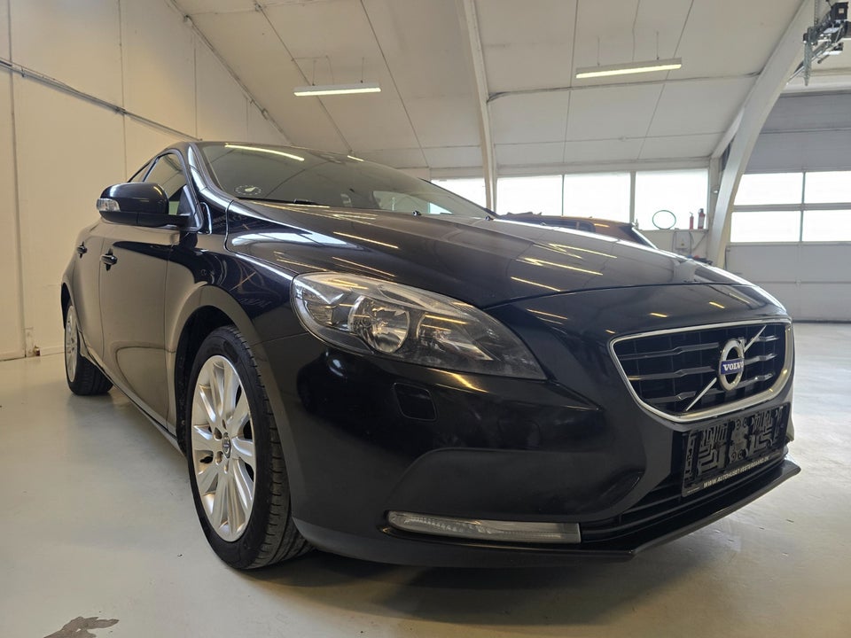 Volvo V40 1,6 D2 115 Kinetic 5d