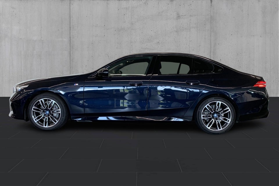 BMW i5 eDrive40 M-Sport 4d