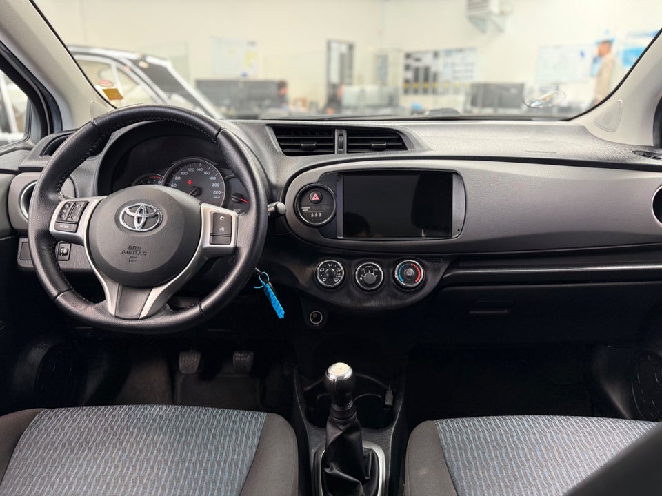 Toyota Yaris 1,0 VVT-i T1 Style 5d