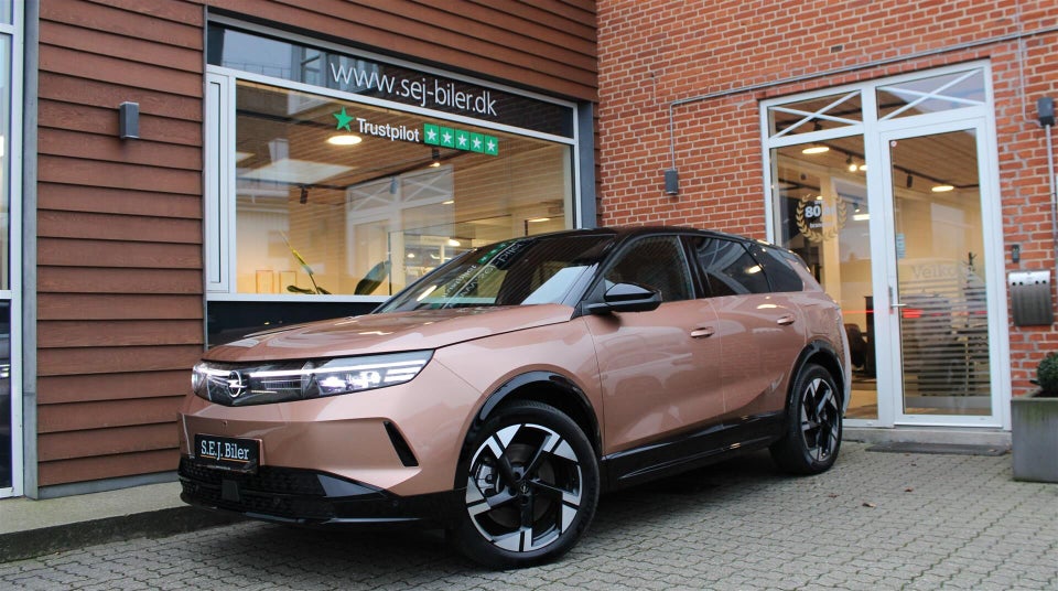 Opel Grandland-e 73 GS Sky 5d