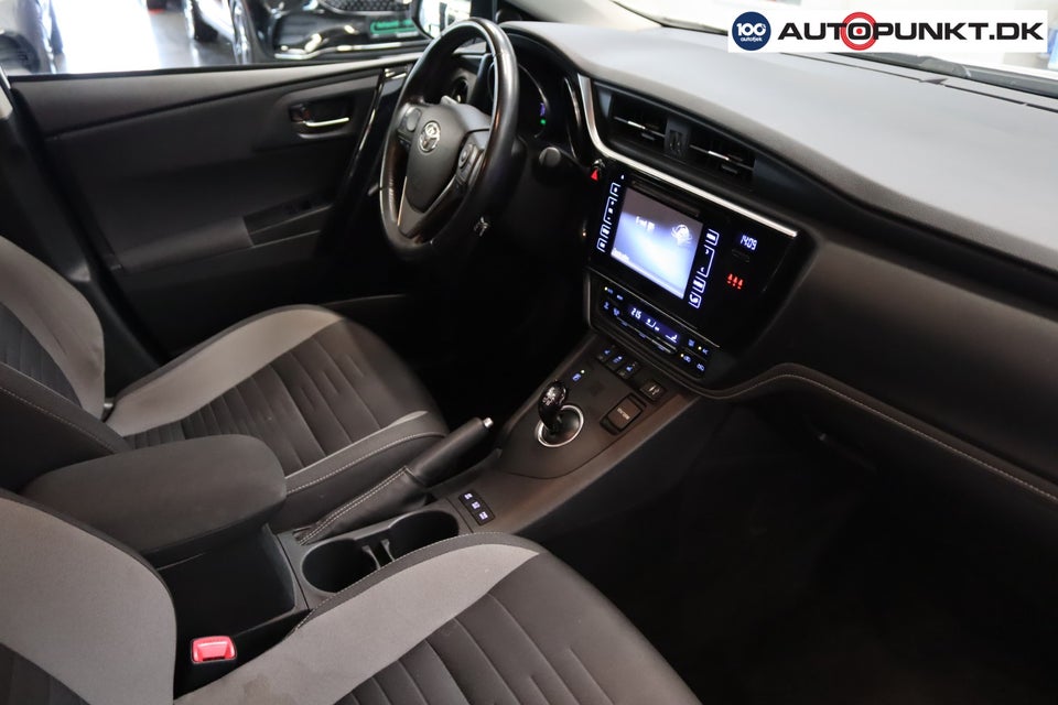 Toyota Auris 1,8 Hybrid H2+ CVT 5d