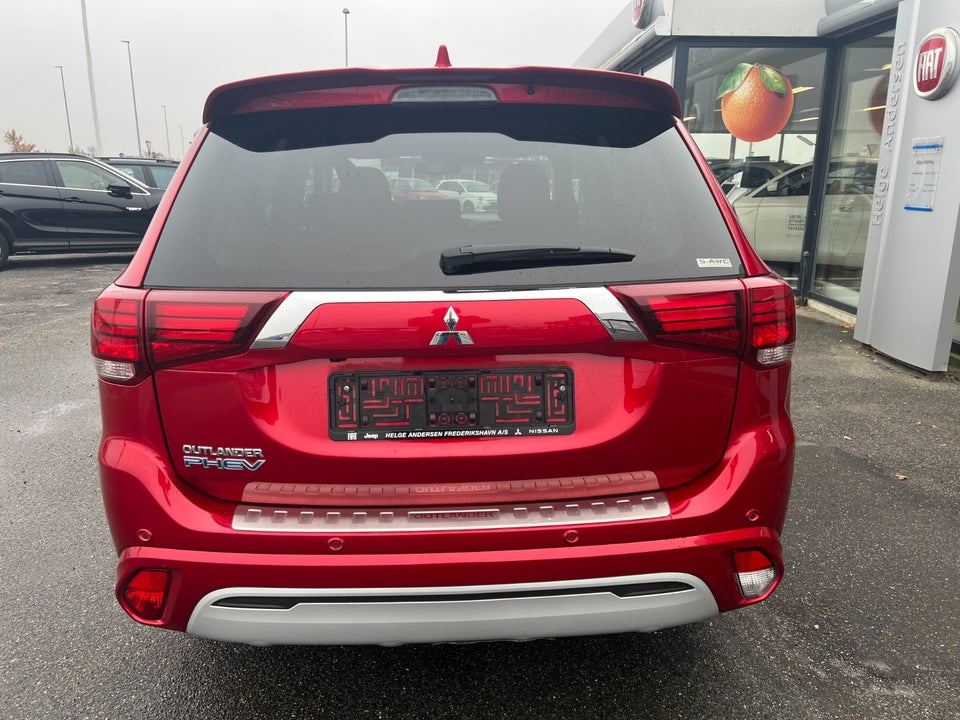 Mitsubishi Outlander 2,4 PHEV Intense CVT 4WD 5d