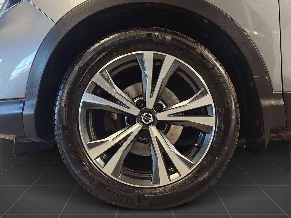 Nissan Qashqai 1,3 Dig-T 140 N-Connecta 5d