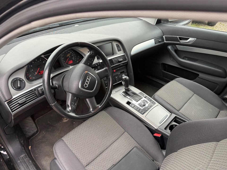 Audi A6 2,4 V6 Avant Multitr. 5d