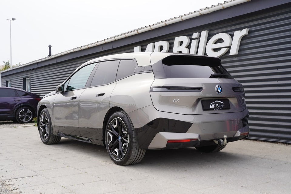 BMW iX xDrive40 Fully Charged Sport 5d