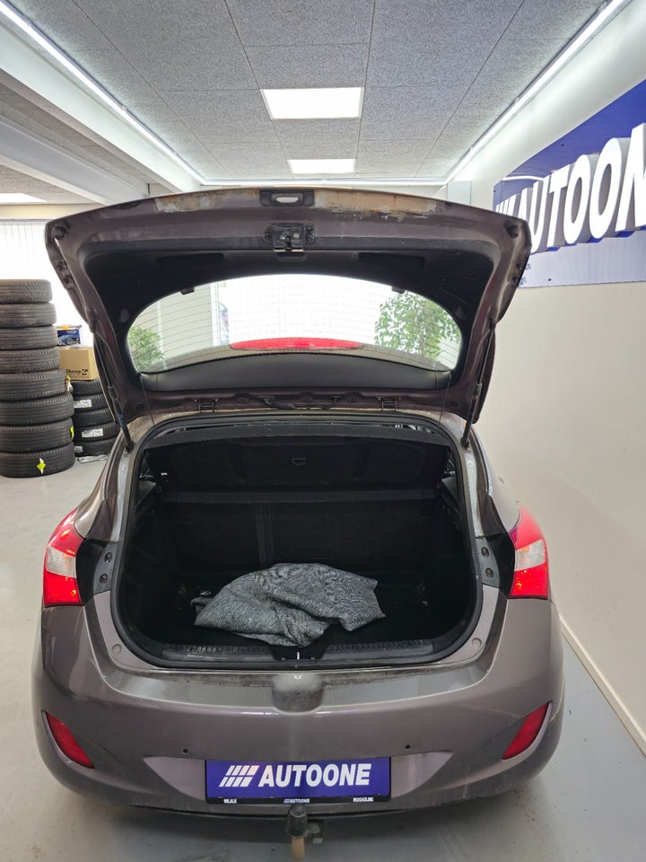 Hyundai i30 1,6 CRDi 110 XTR Eco 5d