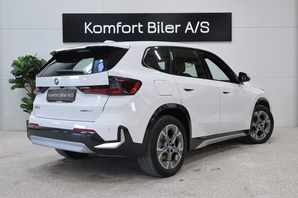 BMW iX1 eDrive20 X-Line 5d