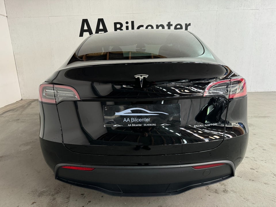 Tesla Model Y Long Range AWD 5d