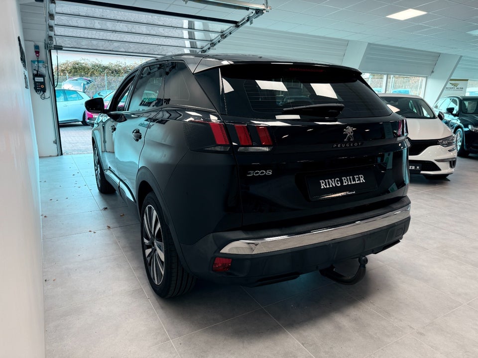 Peugeot 3008 1,2 e-THP 130 Active 5d