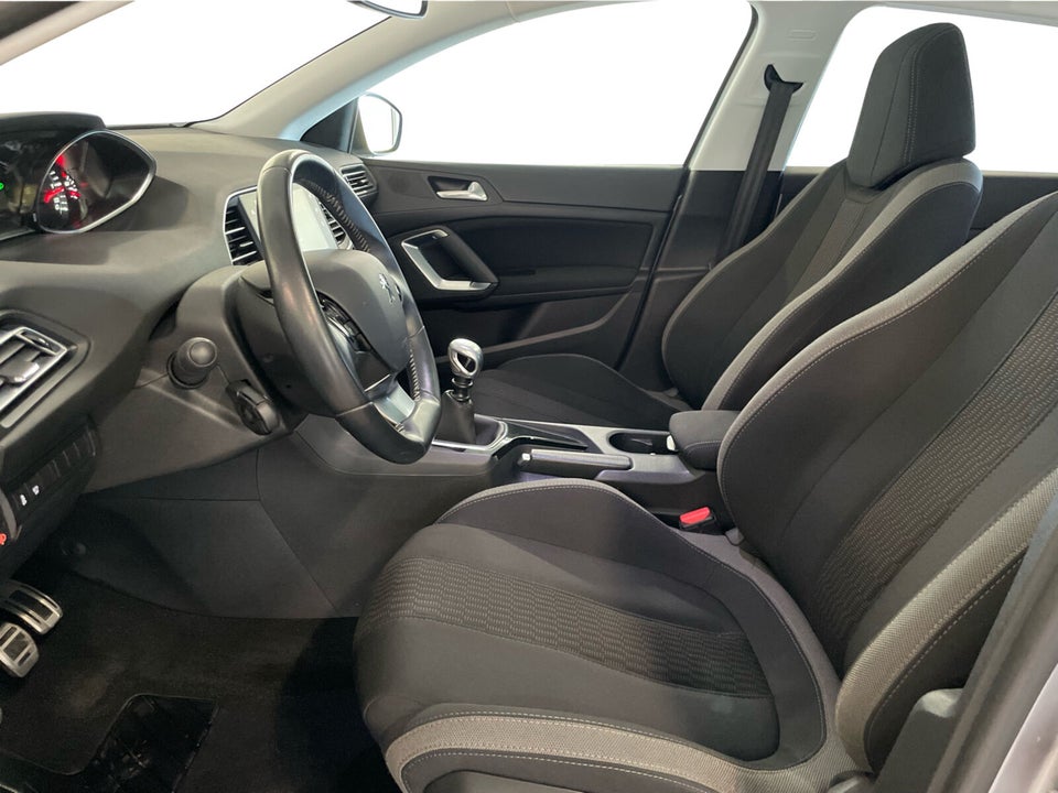 Peugeot 308 1,6 BlueHDi 120 Allure Sky SW 5d