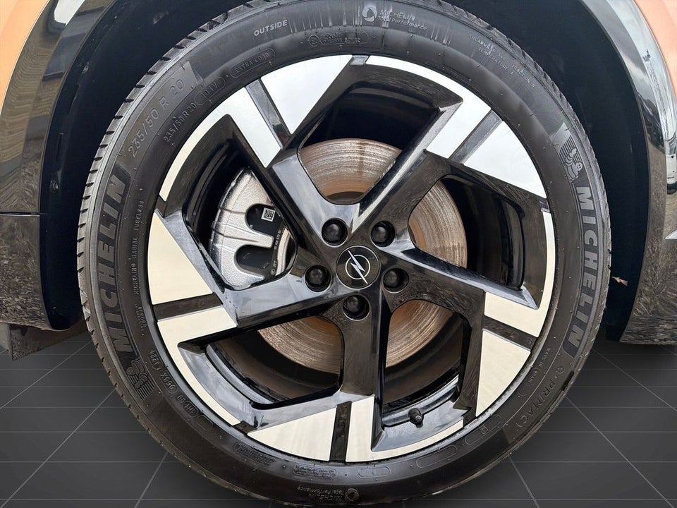 Opel Grandland-e 73 GS Sky 5d