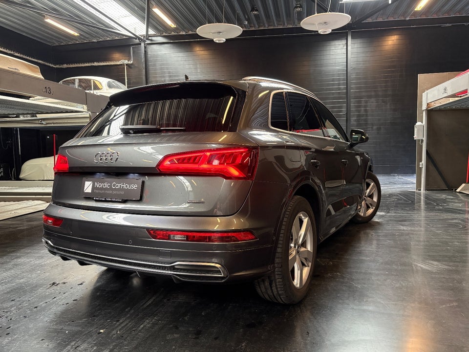 Audi Q5 50 TFSi e Sport quattro S-tr. 5d