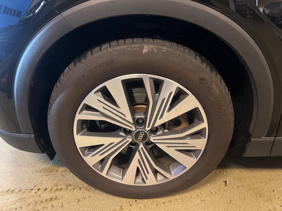 Audi Q4 e-tron 40  5d