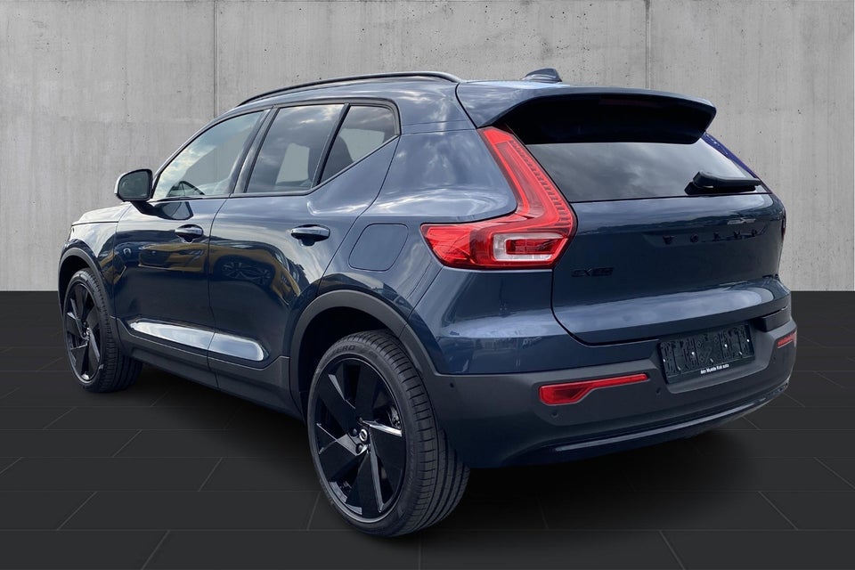 Volvo EX40 Extended Range Black Edition 5d