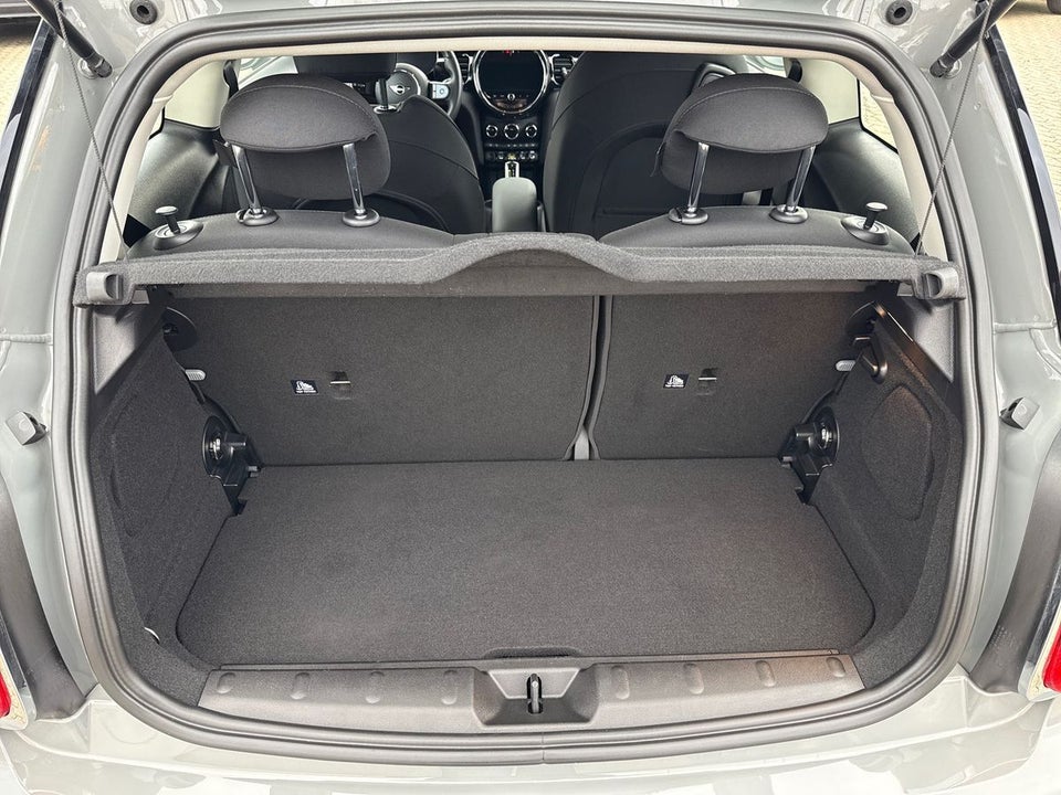 MINI Cooper SE Essential 3d