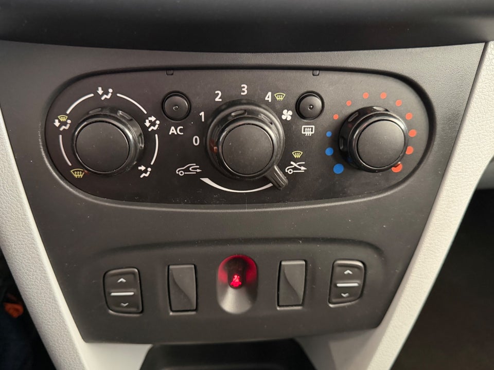 Dacia Logan 1,2 16V Ambiance MCV 5d