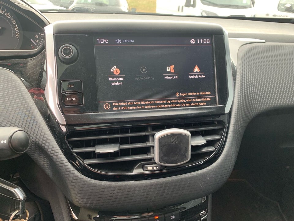 Peugeot 2008 1,6 BlueHDi 100 Allure Sky 5d