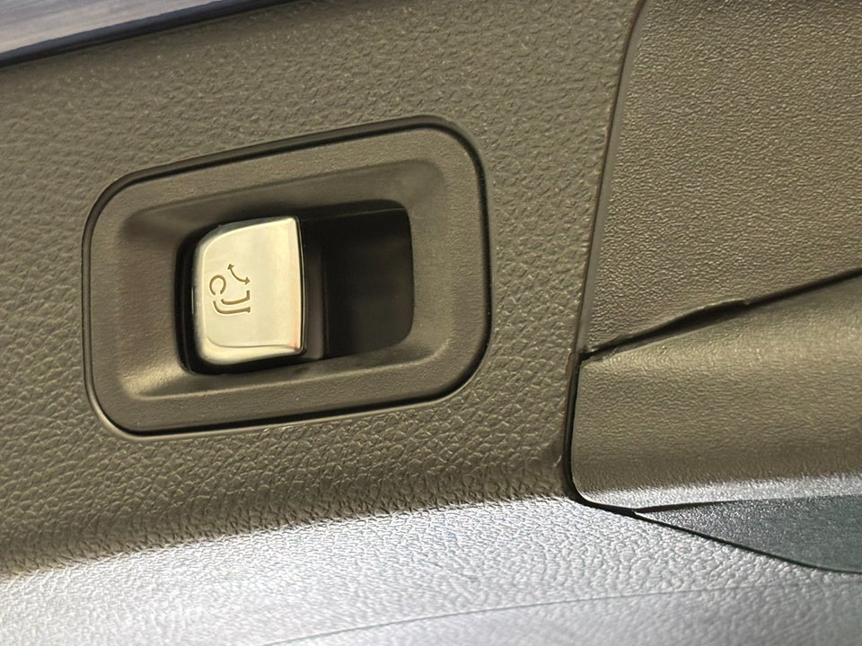 Mercedes C200 2,0 AMG Line stc. aut. 5d