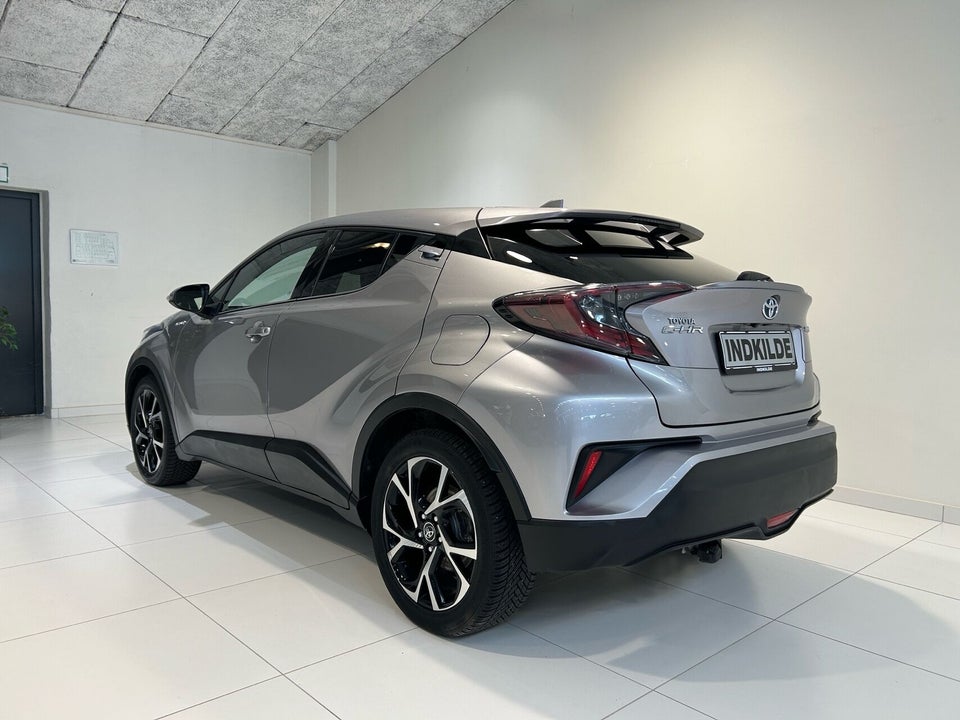Toyota C-HR 1,8 Hybrid Selected CVT 5d
