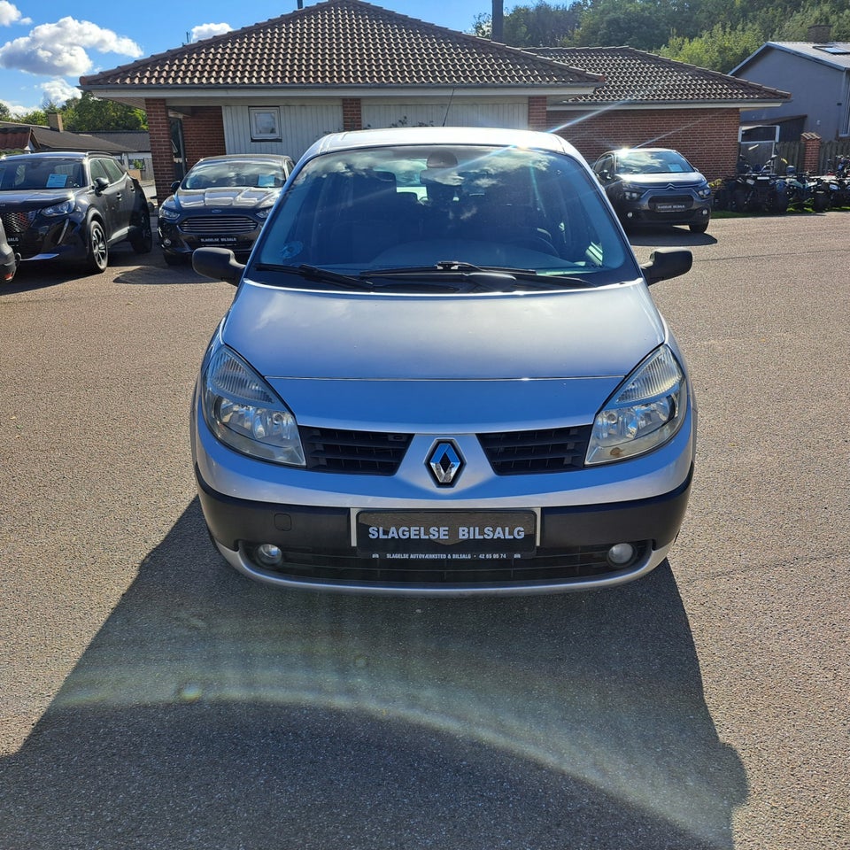 Renault Grand Scenic II 1,6 16V 7prs 5d