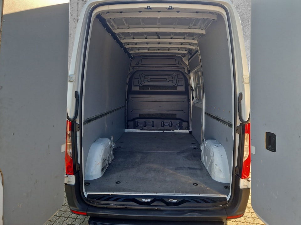 Mercedes Sprinter 214 2,2 CDi A2 Kassevogn aut. FWD