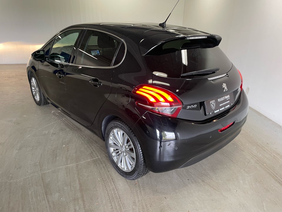 Peugeot 208 1,5 BlueHDi 100 Privé 5d