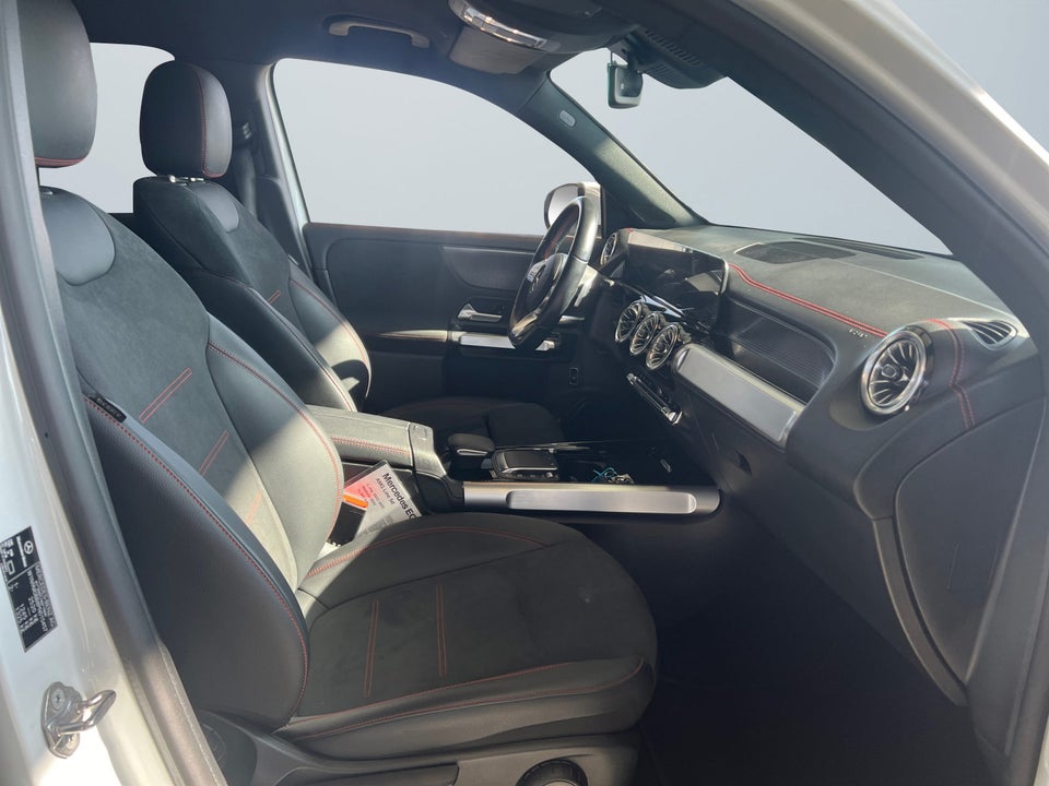 Mercedes EQB250 AMG Line 5d