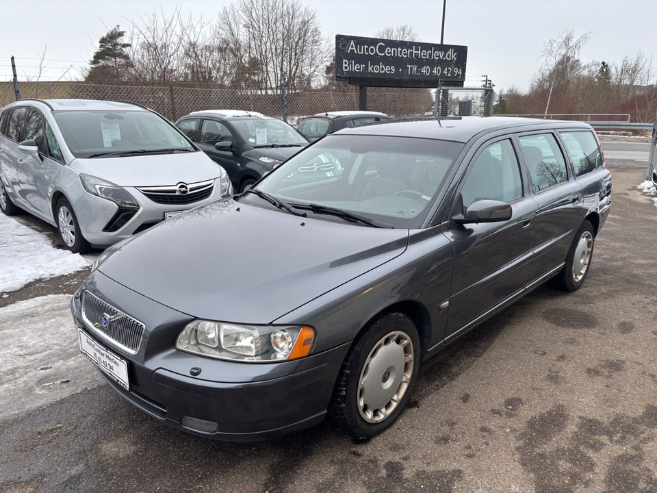 Volvo V70 2,4 140 Momentum 5d