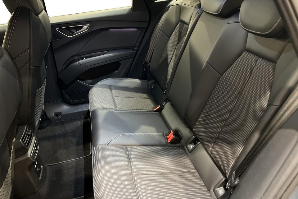 Audi Q4 e-tron 40 Attitude 5d