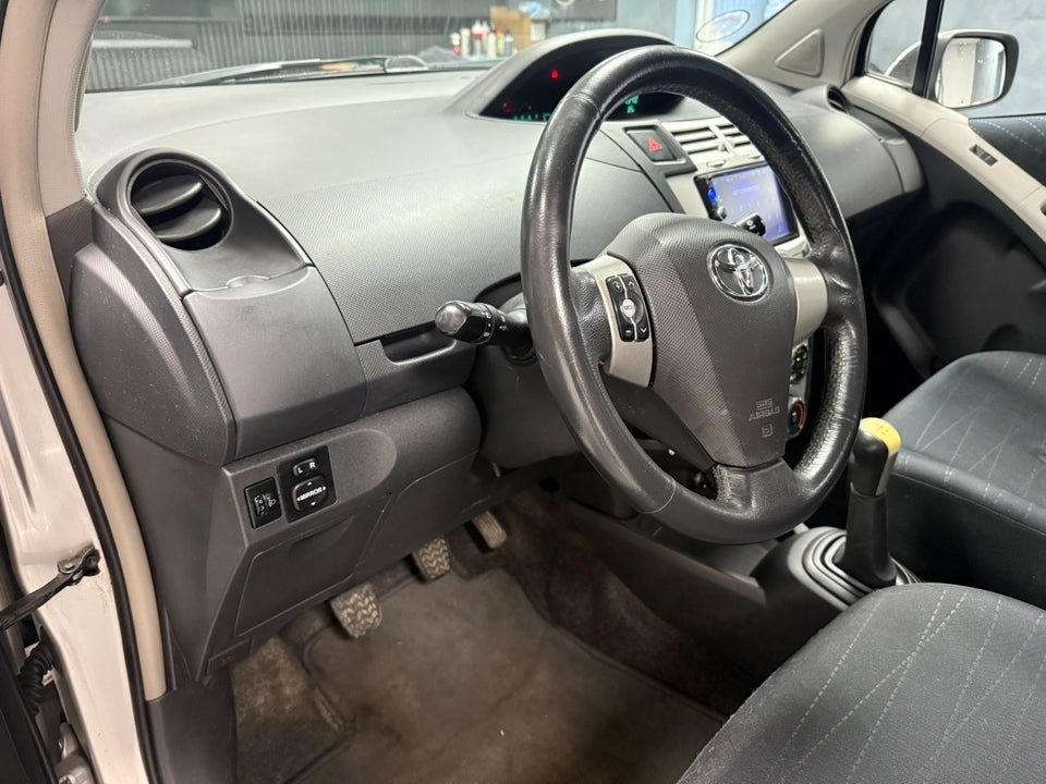 Toyota Yaris 1,3 Luna 5d