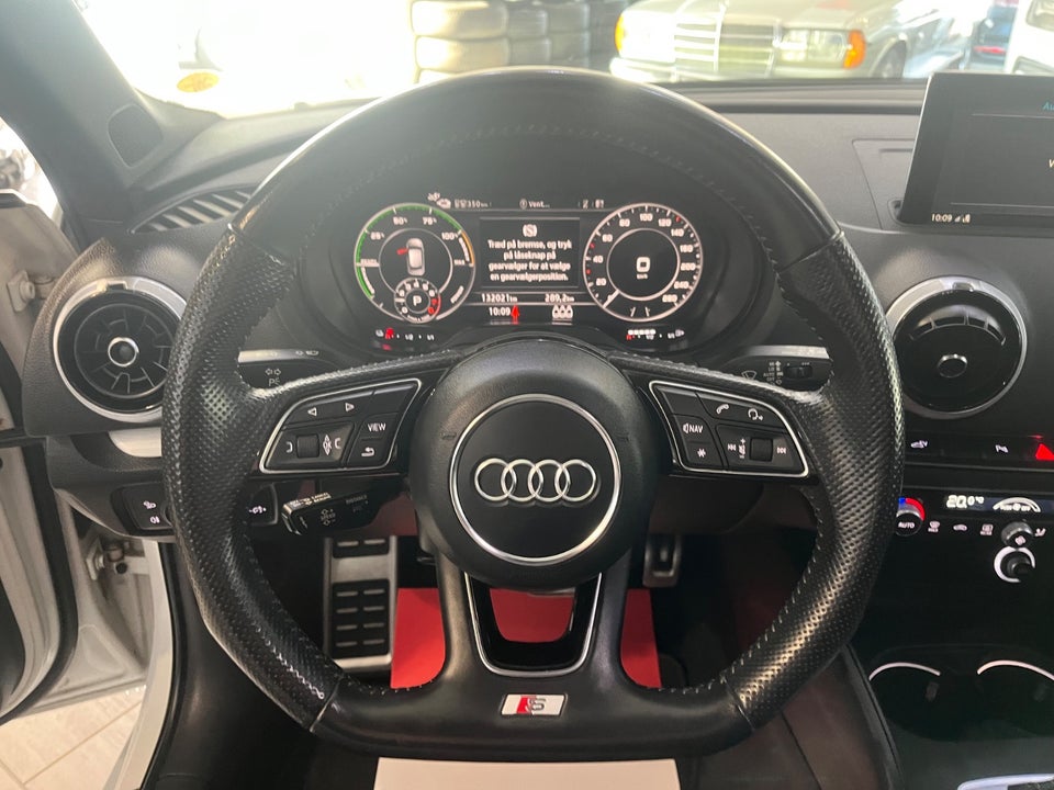 Audi A3 1,4 e-tron S-line Sportback S-tr. 5d