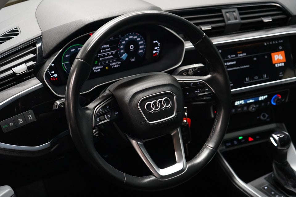 Audi Q3 45 TFSi e Attitude plus S-tr. 5d