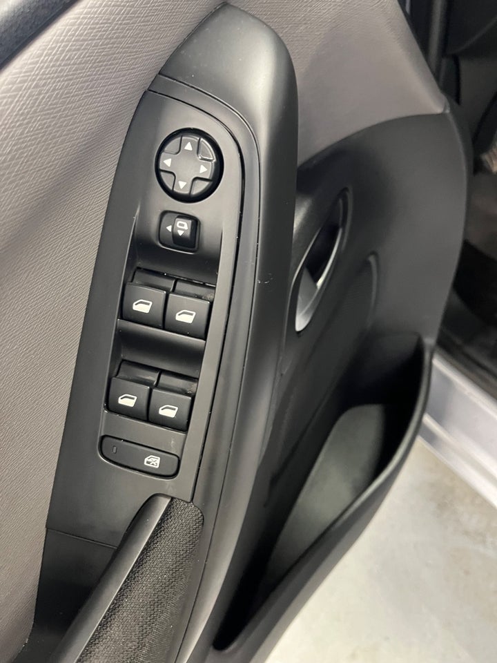 Citroën Grand C4 Picasso 1,2 PureTech 130 Iconic LTD Van 5d