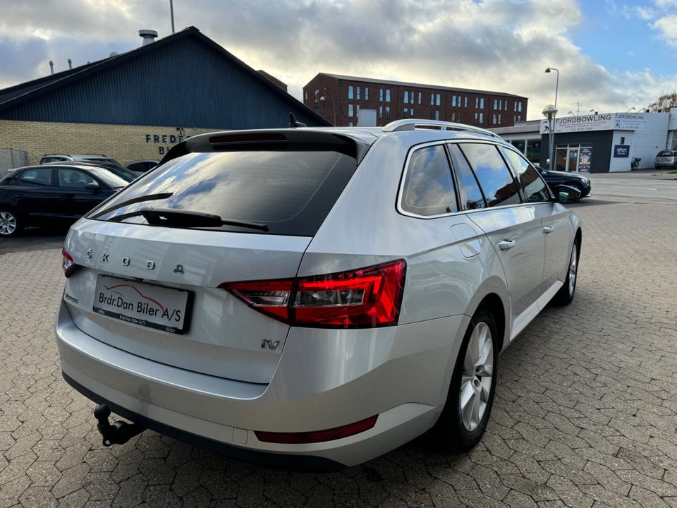 Skoda Superb 1,4 TSi iV Plus Combi DSG 5d