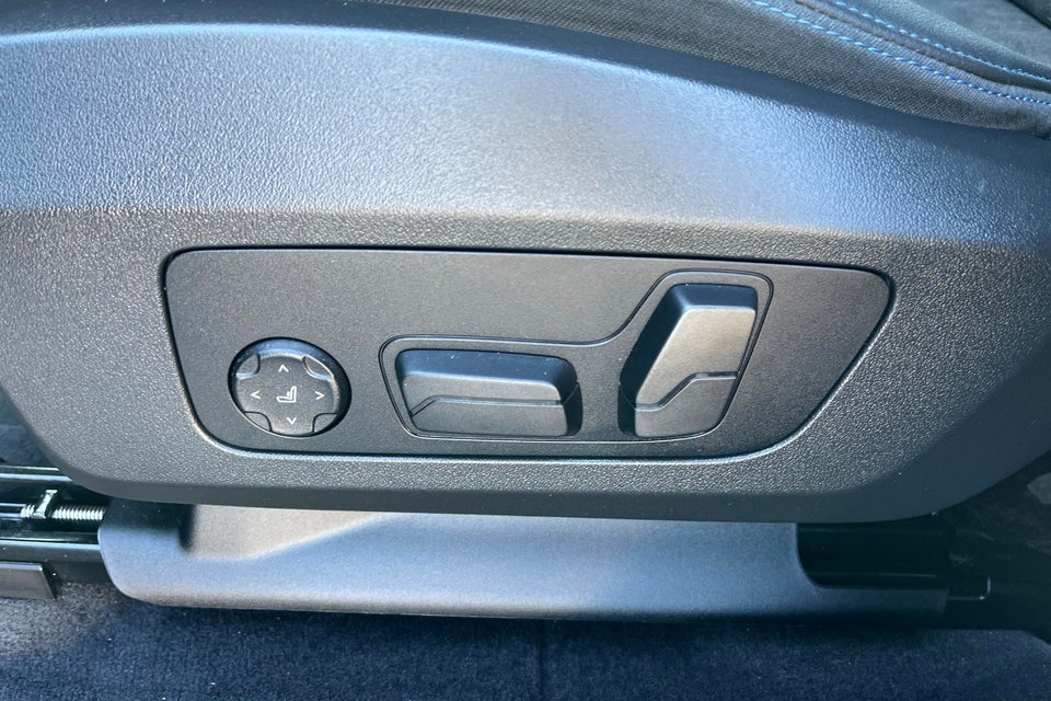 BMW iX1 eDrive20 Fully Charged M-Sport 5d