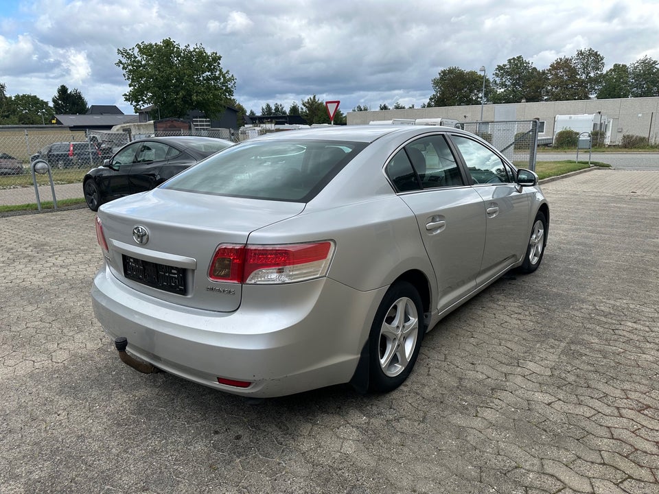 Toyota Avensis 1,8 VVT-i T2 4d