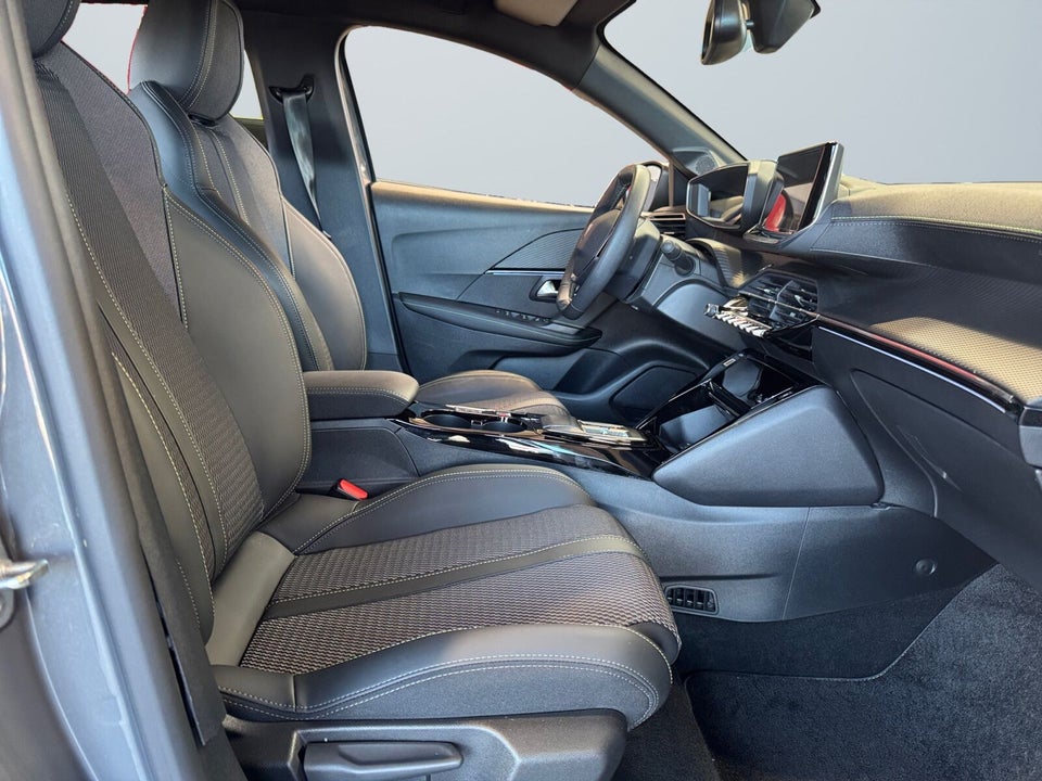 Peugeot e-208 54 GT 5d