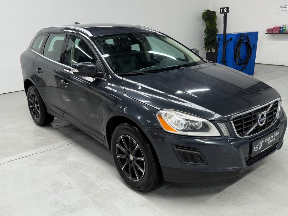 Volvo XC60 2,0 D3 163 Momentum aut. AWD 5d