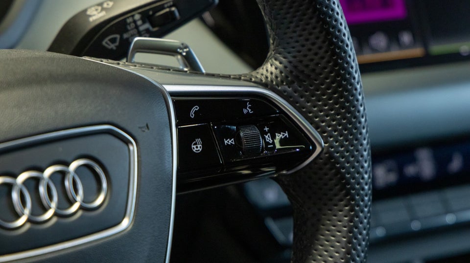 Audi RS e-tron GT quattro 4d