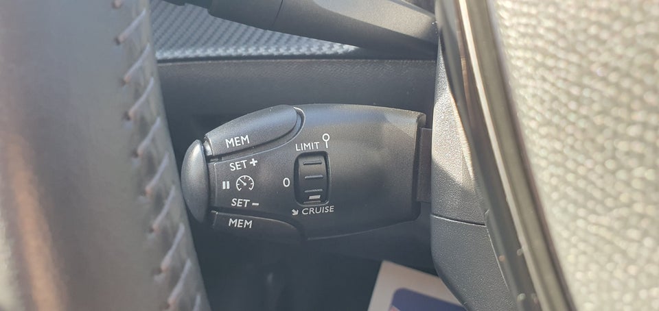 Peugeot e-208 50 Allure Limited 5d