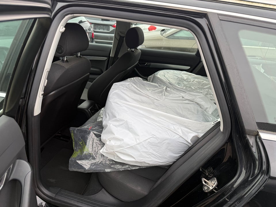 Audi A6 2,4 V6 Avant Multitr. 5d