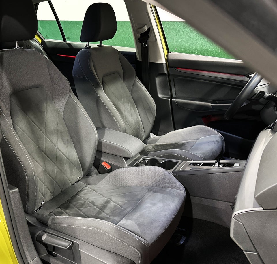 VW Golf VIII 1,4 eHybrid DSG 5d