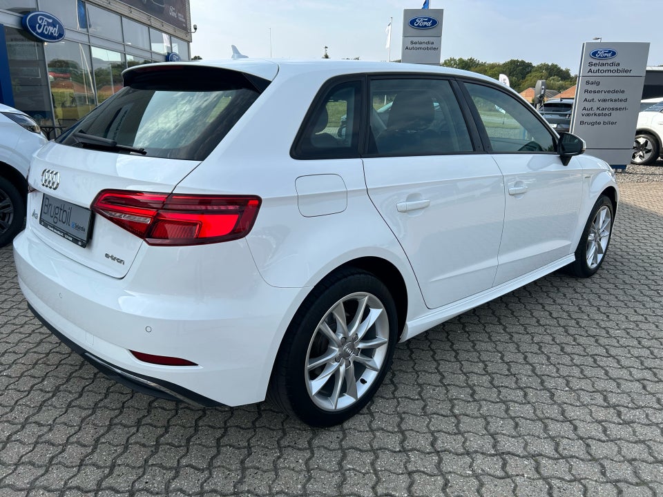 Audi A3 1,4 e-tron S-line Sportback S-tr. 5d