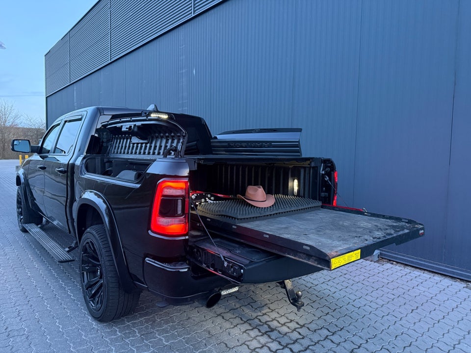 Dodge RAM 1500 5,7 V8 Hemi Limited Night aut. 4d