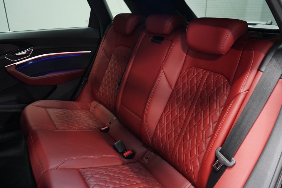 Audi e-tron S quattro 5d