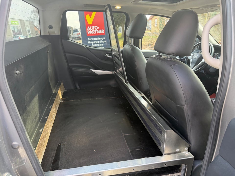 Nissan Navara 2,3 dCi 190 Db.Kab Tekna aut. 4d